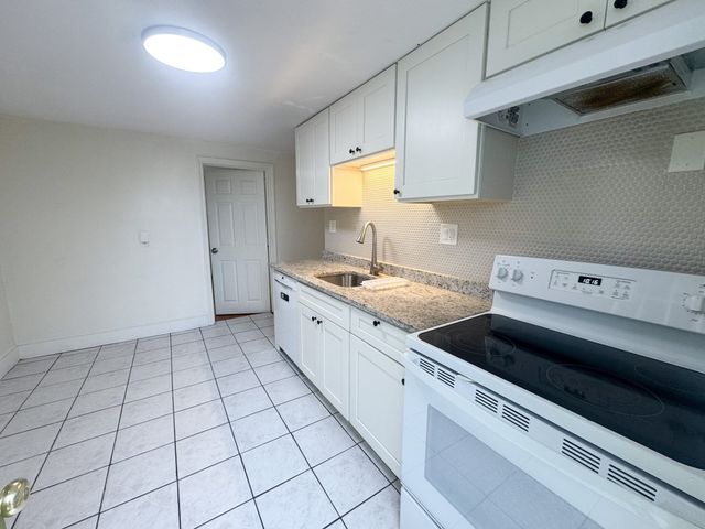 81 Brayton Rd 1, Boston, MA 02135
