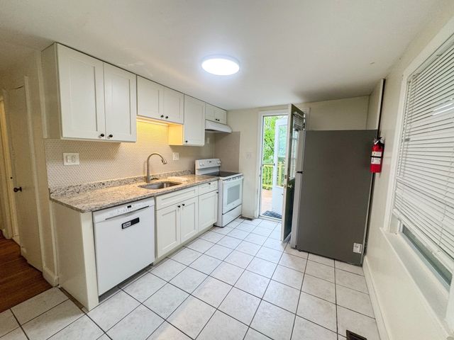 81 Brayton Rd 1, Boston, MA 02135