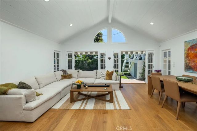 415 Walnut, Costa Mesa, CA 92627