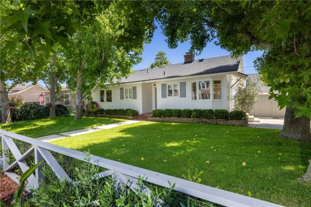 415 Walnut, Costa Mesa, CA 92627
