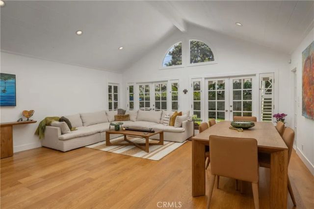 415 Walnut, Costa Mesa, CA 92627