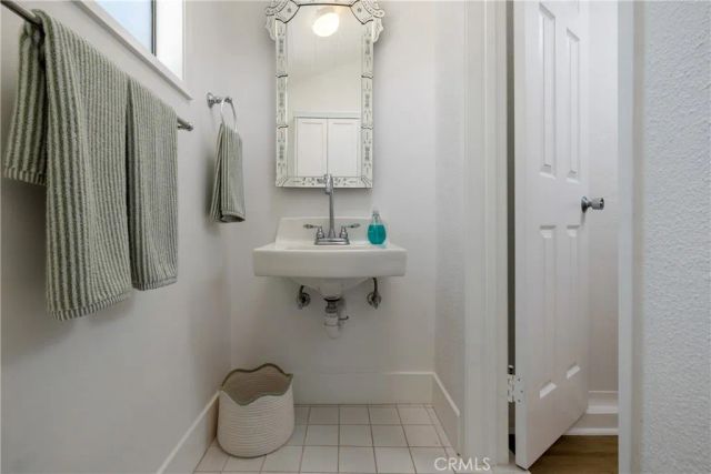 415 Walnut, Costa Mesa, CA 92627