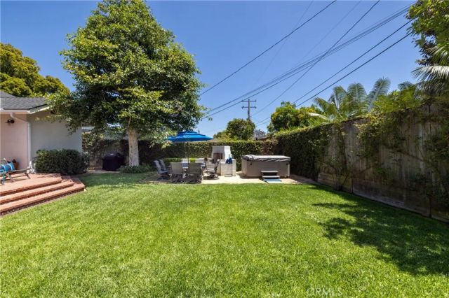 415 Walnut, Costa Mesa, CA 92627