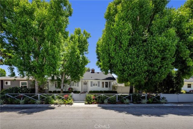 415 Walnut, Costa Mesa, CA 92627