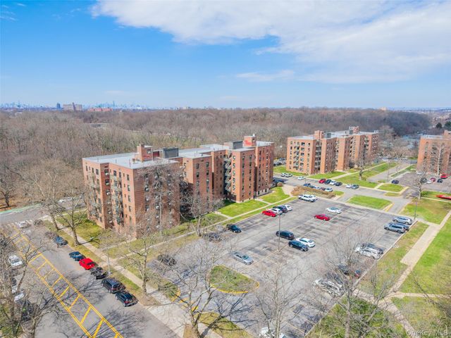 7345 210th Street 6D, Oakland Gardens, NY 11364