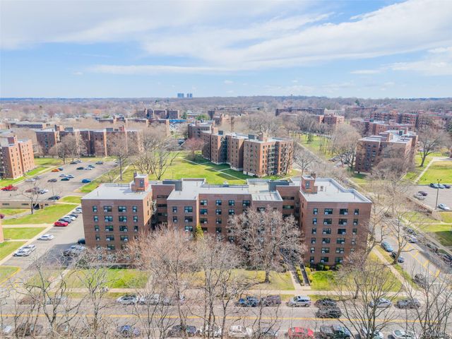 7345 210th Street 6D, Oakland Gardens, NY 11364