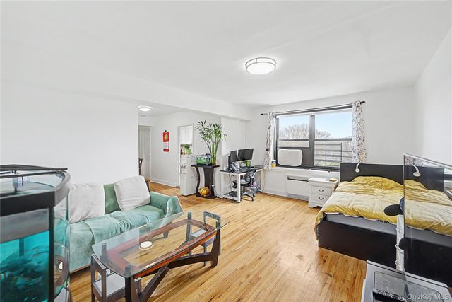 7345 210th Street 6D, Oakland Gardens, NY 11364