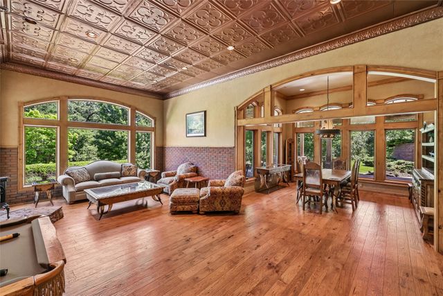 470 Painted Woods Drive, Waukee, IA 50263