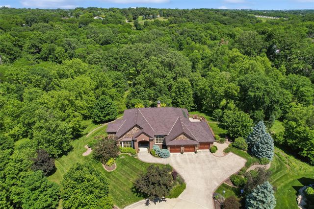 470 Painted Woods Drive, Waukee, IA 50263