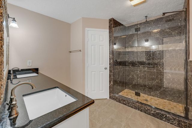 2910 Norwich Street, Pearland, TX 77584