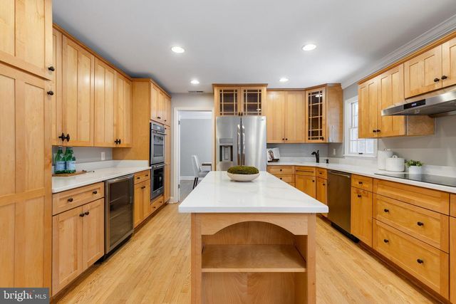 6443 LINWAY TER, Mclean, VA 22101