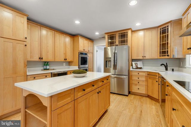 6443 LINWAY TER, Mclean, VA 22101