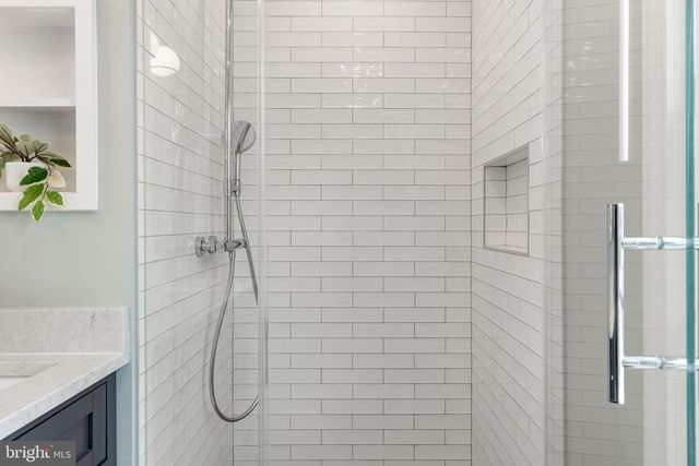 6443 LINWAY TER, Mclean, VA 22101