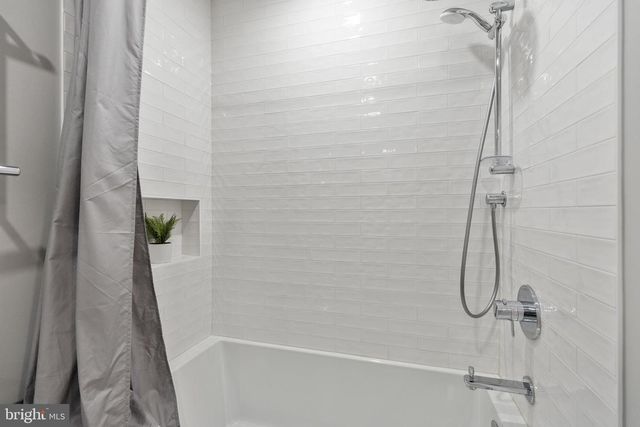 6443 LINWAY TER, Mclean, VA 22101