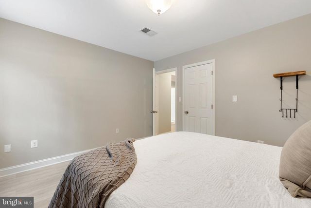 6443 LINWAY TER, Mclean, VA 22101