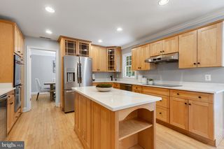 6443 LINWAY TER, Mclean, VA 22101
