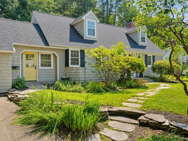 39 Laurel Hill Drive, South Burlington, VT 05403