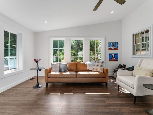 39 Laurel Hill Drive, South Burlington, VT 05403