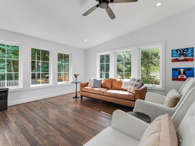 39 Laurel Hill Drive, South Burlington, VT 05403