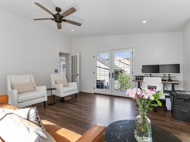 39 Laurel Hill Drive, South Burlington, VT 05403