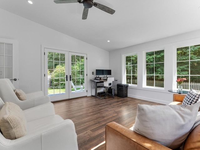 39 Laurel Hill Drive, South Burlington, VT 05403