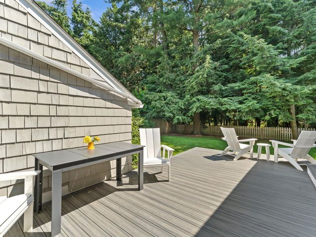 39 Laurel Hill Drive, South Burlington, VT 05403