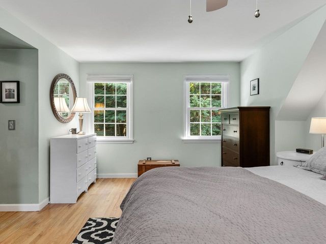 39 Laurel Hill Drive, South Burlington, VT 05403