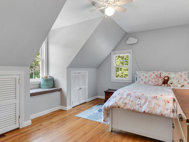 39 Laurel Hill Drive, South Burlington, VT 05403