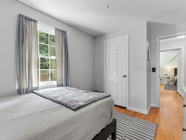 39 Laurel Hill Drive, South Burlington, VT 05403