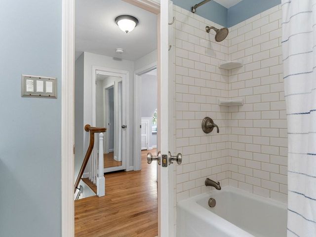 39 Laurel Hill Drive, South Burlington, VT 05403