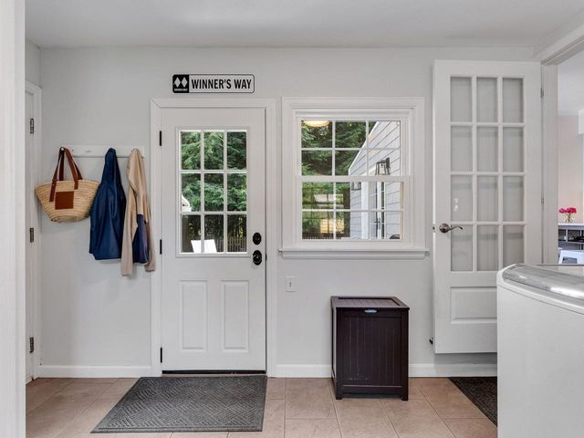 39 Laurel Hill Drive, South Burlington, VT 05403