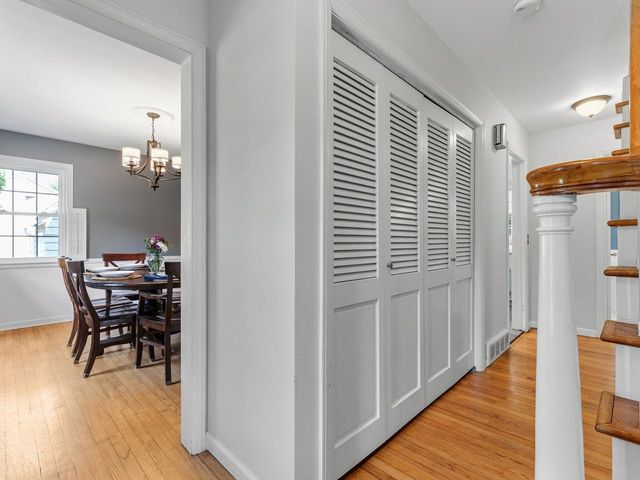 39 Laurel Hill Drive, South Burlington, VT 05403