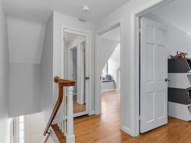 39 Laurel Hill Drive, South Burlington, VT 05403
