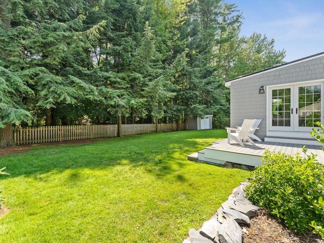 39 Laurel Hill Drive, South Burlington, VT 05403