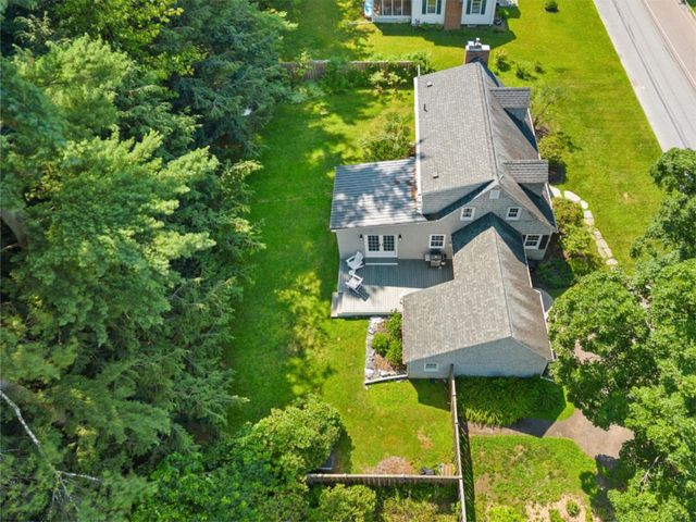 39 Laurel Hill Drive, South Burlington, VT 05403