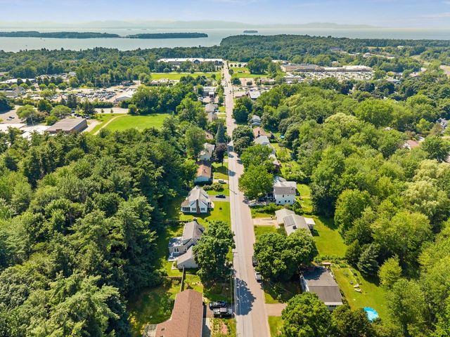 39 Laurel Hill Drive, South Burlington, VT 05403