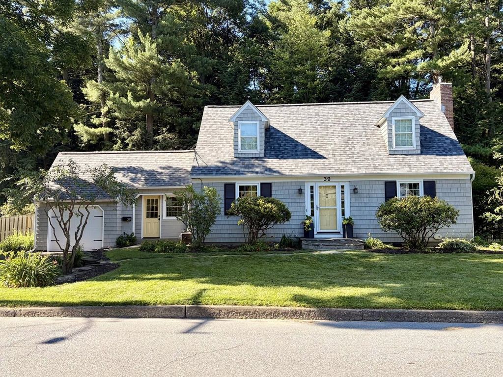 39 Laurel Hill Drive, South Burlington, VT 05403