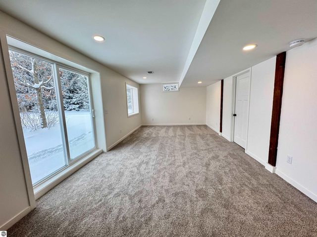 5260 W Blair Townhall Road, Grawn, MI 49637