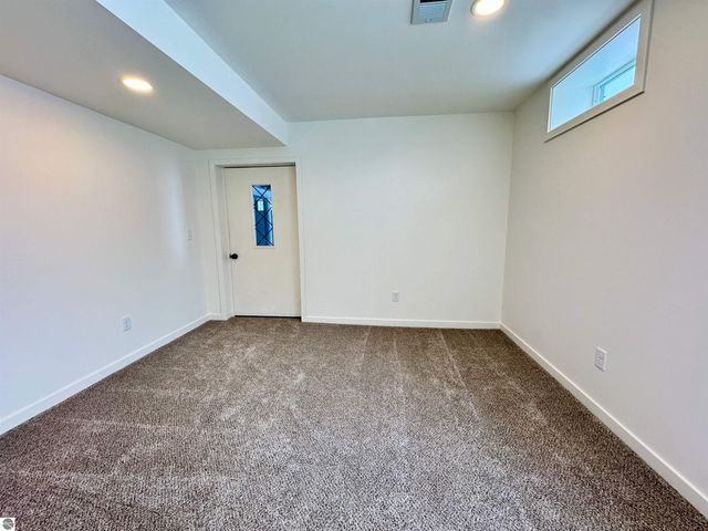 5260 W Blair Townhall Road, Grawn, MI 49637