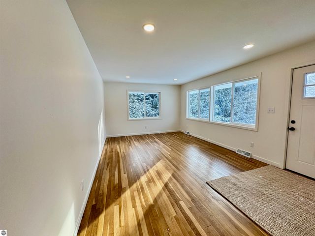 5260 W Blair Townhall Road, Grawn, MI 49637