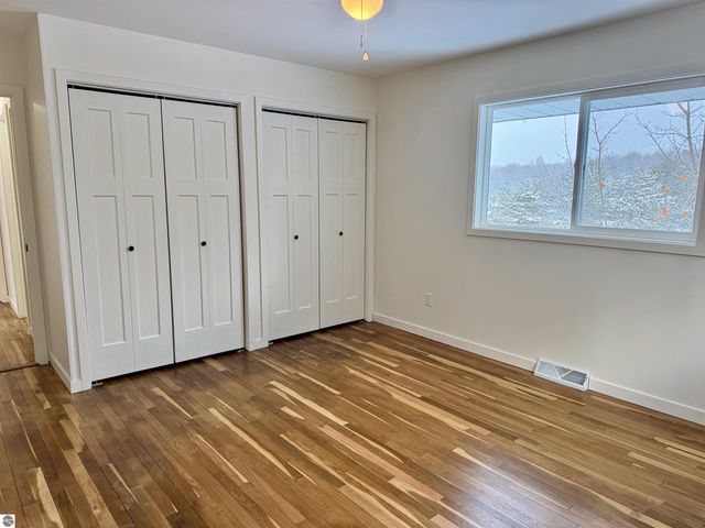 5260 W Blair Townhall Road, Grawn, MI 49637