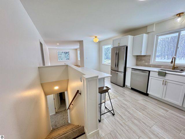 5260 W Blair Townhall Road, Grawn, MI 49637