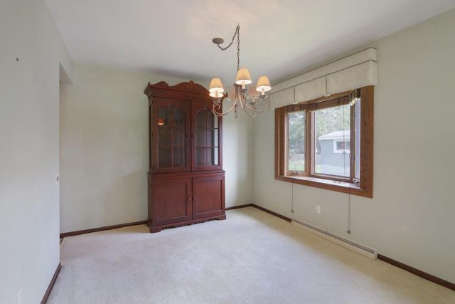 121 Winston Way, Waunakee, WI 53597