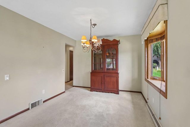 121 Winston Way, Waunakee, WI 53597