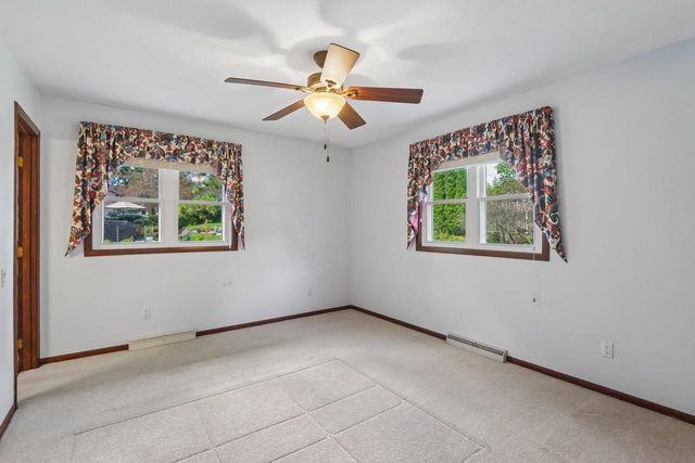 121 Winston Way, Waunakee, WI 53597