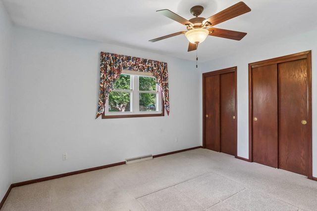 121 Winston Way, Waunakee, WI 53597