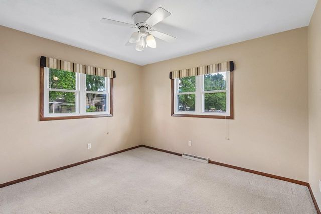 121 Winston Way, Waunakee, WI 53597