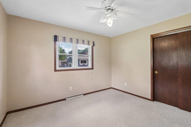 121 Winston Way, Waunakee, WI 53597