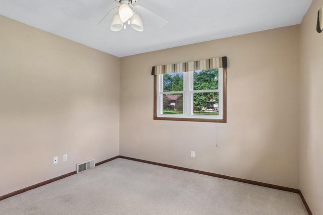121 Winston Way, Waunakee, WI 53597