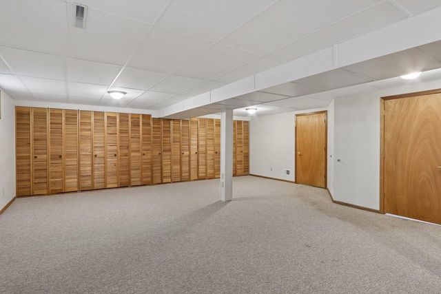 121 Winston Way, Waunakee, WI 53597